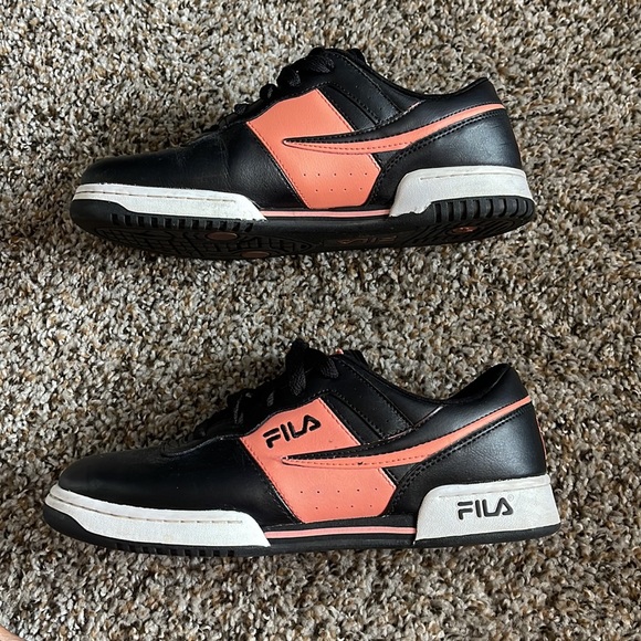 Sneakers - Picture 3 of 6